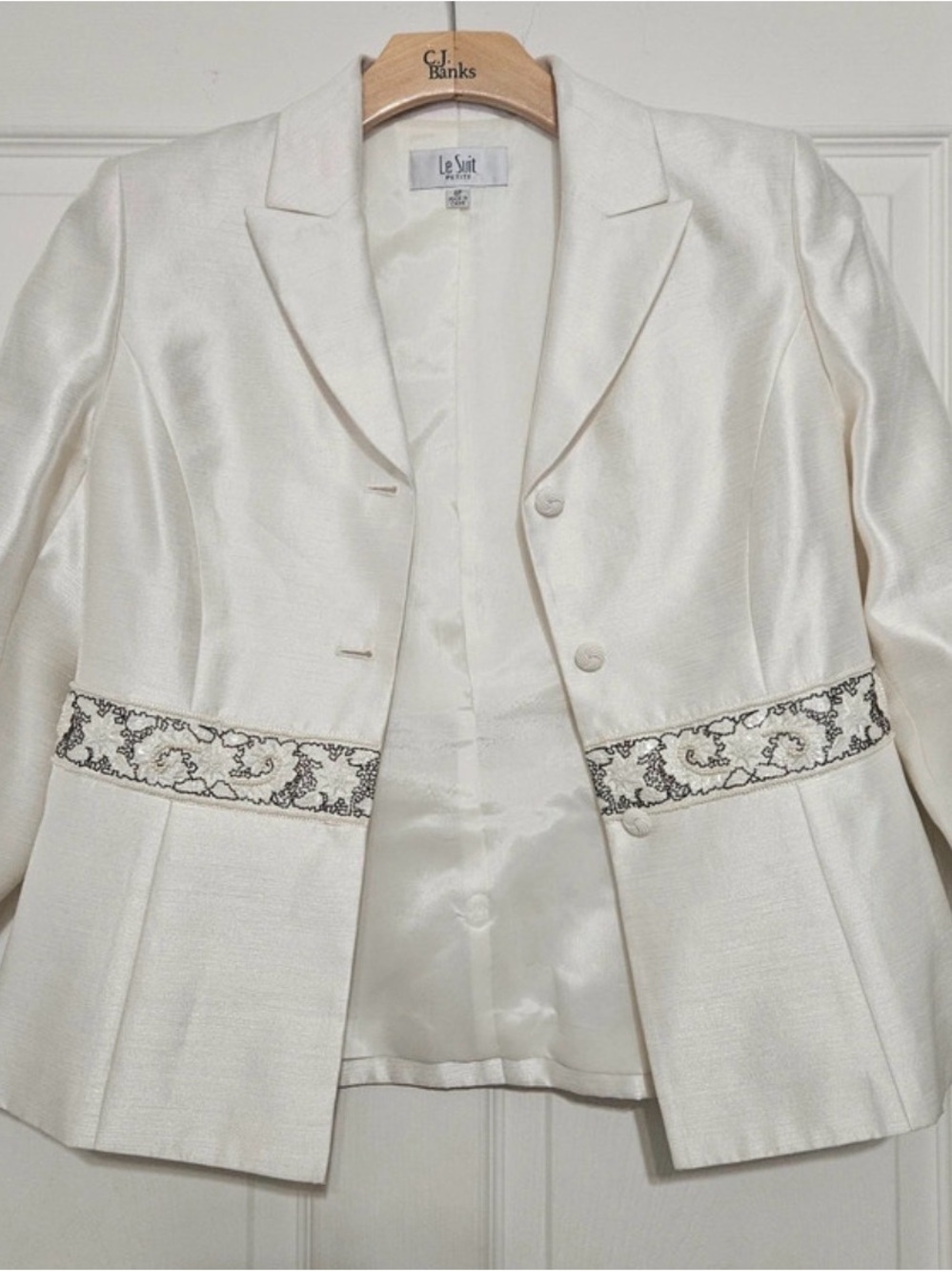 Beaded Suit Jacket by Le Suit size 8 petite
